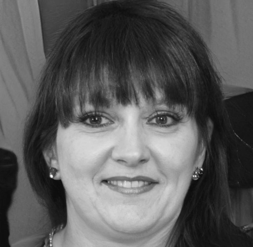 Ritratto professionale di Elena Marchetti